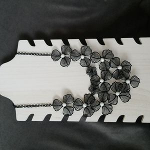 Black Metal Flower Necklace